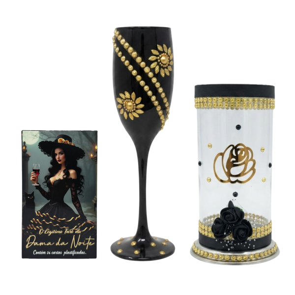 Kit Dama da Noite: Porta-Vela, Baralho Temático e Taça Artesanal