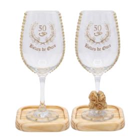 Kit 2 Taças Bodas de Ouro 50 Anos + 2 Bandejas de Madeira